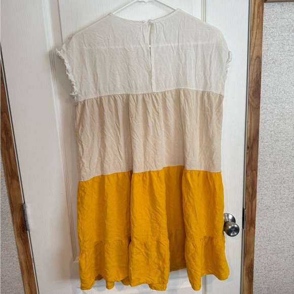 Color Block Tiered Dress - Picture 2 of 5